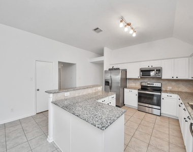 20510 Glademill Court - Photo Thumbnail 13