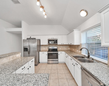 20510 Glademill Court - Photo Thumbnail 9