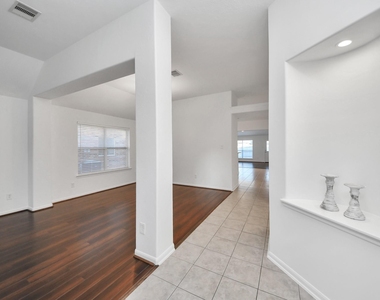 20510 Glademill Court - Photo Thumbnail 3