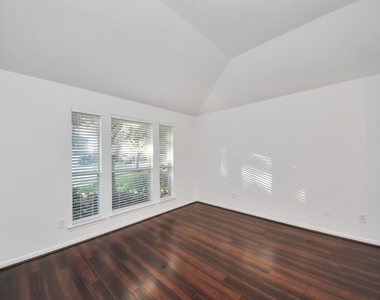20510 Glademill Court - Photo Thumbnail 7