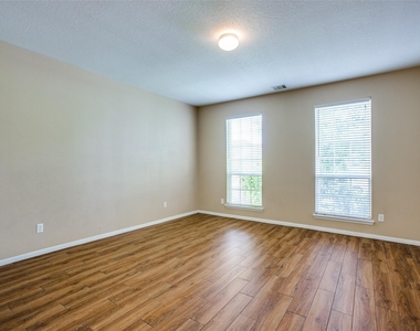 9907 Valance Way - Photo Thumbnail 20