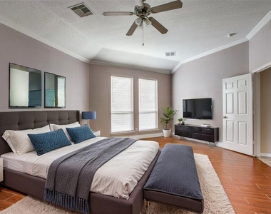 9907 Valance Way - Photo Thumbnail 27