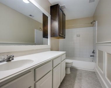 9907 Valance Way - Photo Thumbnail 43