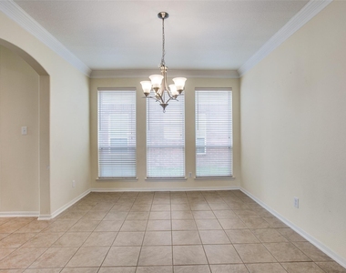 9907 Valance Way - Photo Thumbnail 8