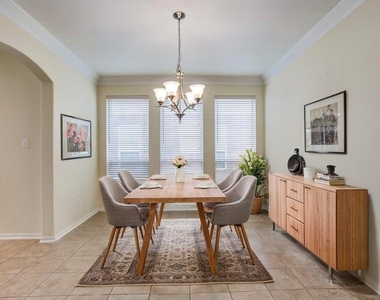9907 Valance Way - Photo Thumbnail 7