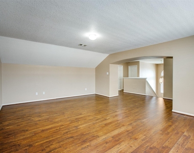 9907 Valance Way - Photo Thumbnail 25