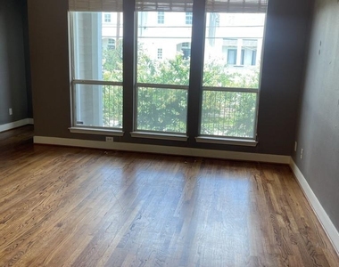 2313 Hutchins Street - Photo Thumbnail 3