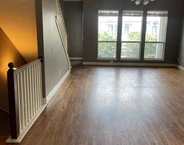2313 Hutchins Street - Photo Thumbnail 4