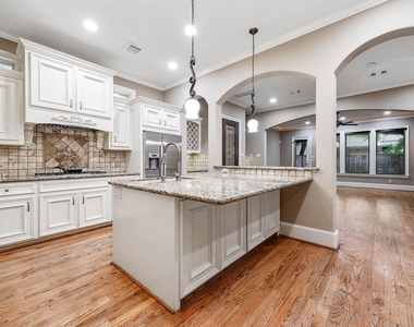 1215 Malone Street - Photo Thumbnail 1