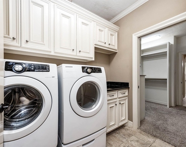 1215 Malone Street - Photo Thumbnail 30
