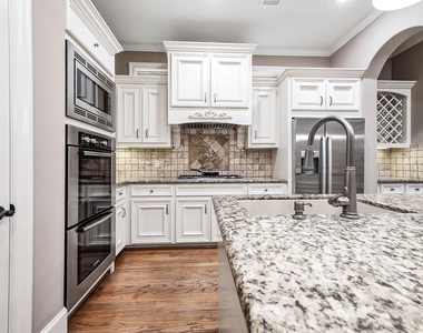 1215 Malone Street - Photo Thumbnail 8
