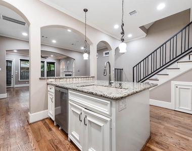 1215 Malone Street - Photo Thumbnail 10