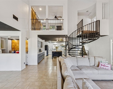 1202 Green Briar Drive - Photo Thumbnail 9