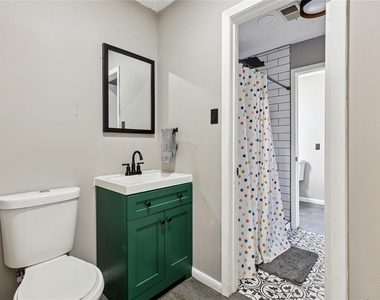 1202 Green Briar Drive - Photo Thumbnail 28