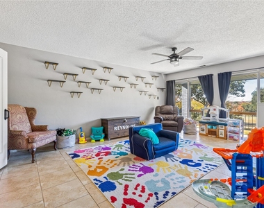 1202 Green Briar Drive - Photo Thumbnail 18