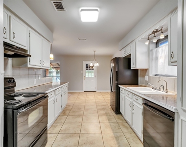 913 W Galveston Street - Photo Thumbnail 9
