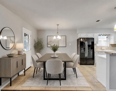 913 W Galveston Street - Photo Thumbnail 4