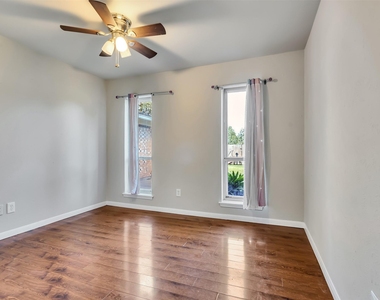 913 W Galveston Street - Photo Thumbnail 15