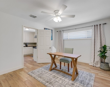 11715 Brighton Lane - Photo Thumbnail 11