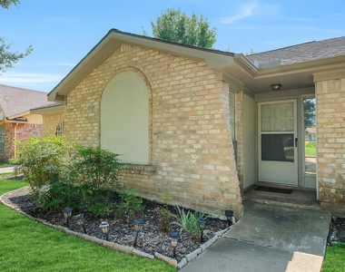 11715 Brighton Lane - Photo Thumbnail 4