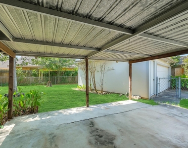 11715 Brighton Lane - Photo Thumbnail 24