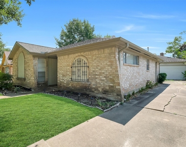 11715 Brighton Lane - Photo Thumbnail 3