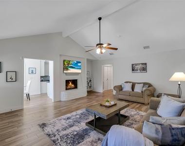 11715 Brighton Lane - Photo Thumbnail 6