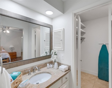 11715 Brighton Lane - Photo Thumbnail 14