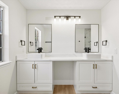 5104 Spring Circle Drive - Photo Thumbnail 24