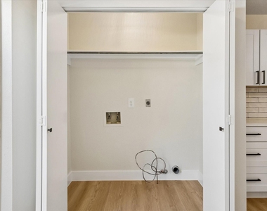5104 Spring Circle Drive - Photo Thumbnail 27