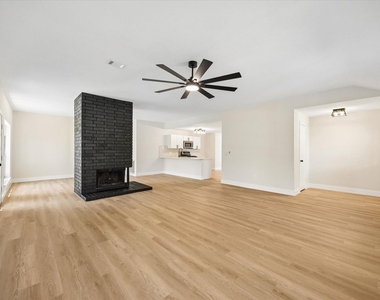 5104 Spring Circle Drive - Photo Thumbnail 5