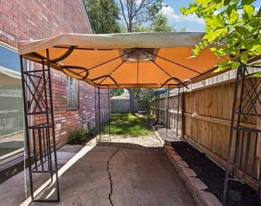 5104 Spring Circle Drive - Photo Thumbnail 28