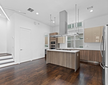 5915 E Post Oak Lane - Photo Thumbnail 12
