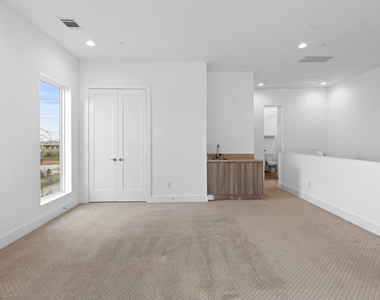 5915 E Post Oak Lane - Photo Thumbnail 33