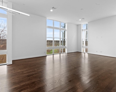 5915 E Post Oak Lane - Photo Thumbnail 10