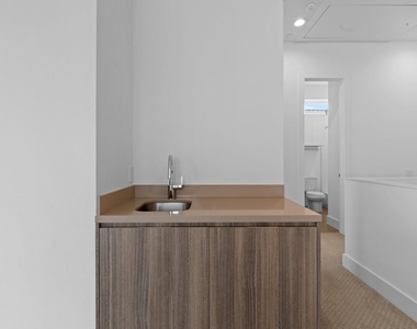5915 E Post Oak Lane - Photo Thumbnail 36