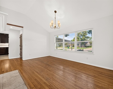 1309 Martin Street - Photo Thumbnail 4
