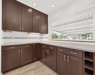 1309 Martin Street - Photo Thumbnail 11