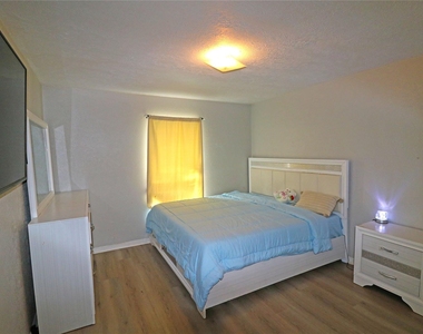 6305 Westward Street - Photo Thumbnail 6