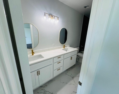8134 Penrod Street - Photo Thumbnail 21