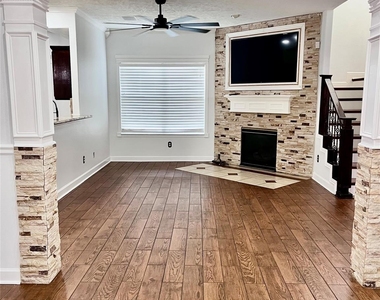 4115 Mistissin Lane - Photo Thumbnail 3
