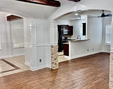 4115 Mistissin Lane - Photo Thumbnail 4