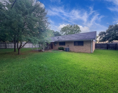 1708 Shawnee St - Photo Thumbnail 10