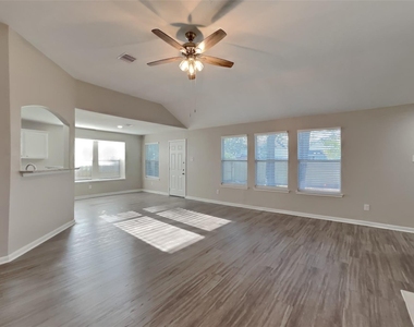 10 Wimberly Way - Photo Thumbnail 2