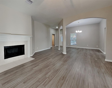 10 Wimberly Way - Photo Thumbnail 1