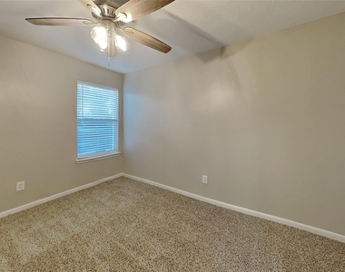 10 Wimberly Way - Photo Thumbnail 14