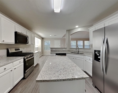 10 Wimberly Way - Photo Thumbnail 4
