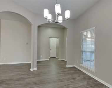 10 Wimberly Way - Photo Thumbnail 6