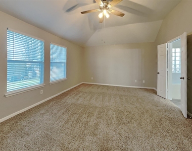 10 Wimberly Way - Photo Thumbnail 7