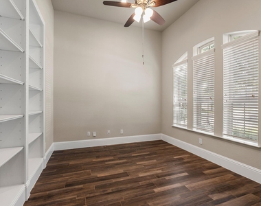 19 Cohasset Place - Photo Thumbnail 3